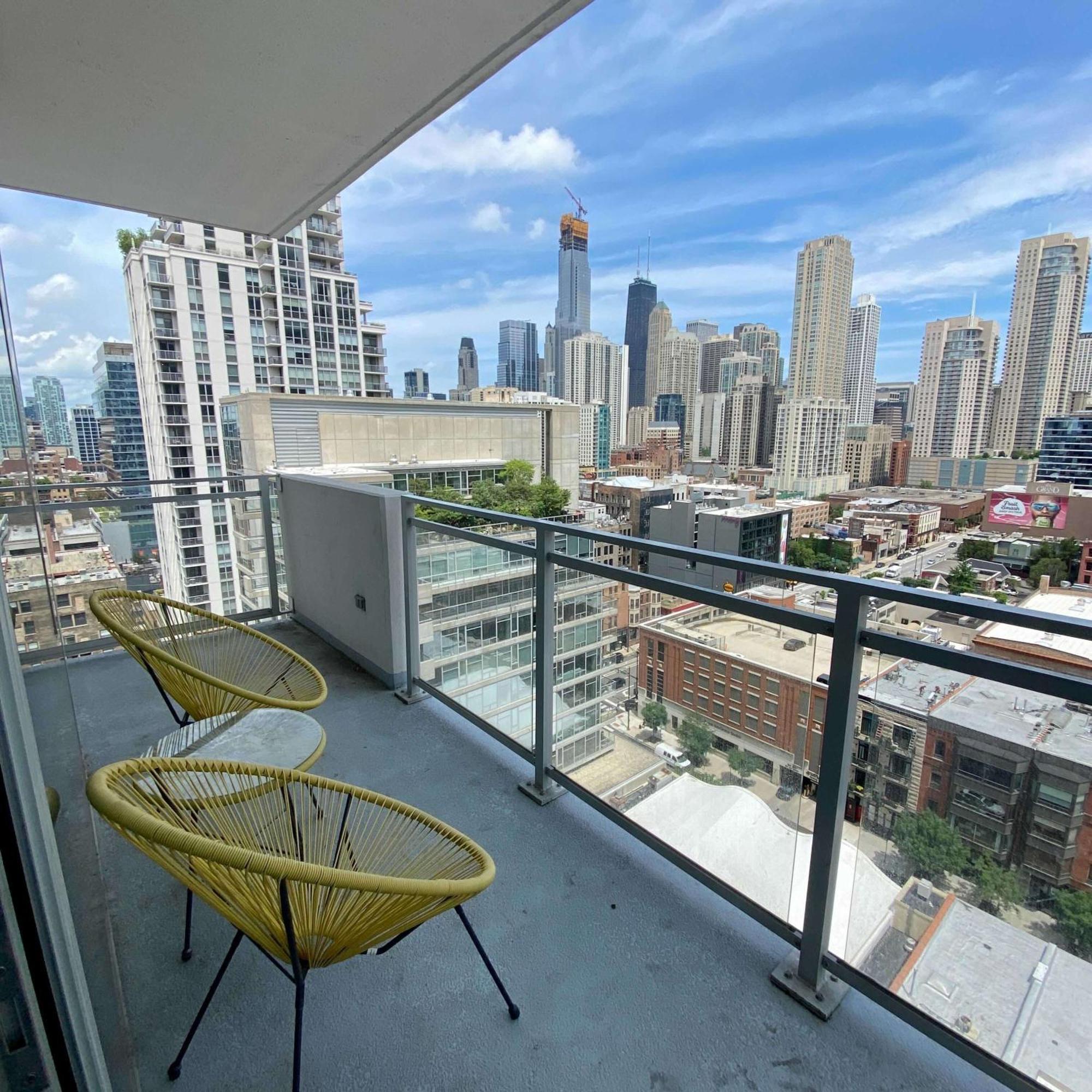 2Br Elegant Premium Suite With Balcony & Sweeping City Views Чикаго Екстериор снимка